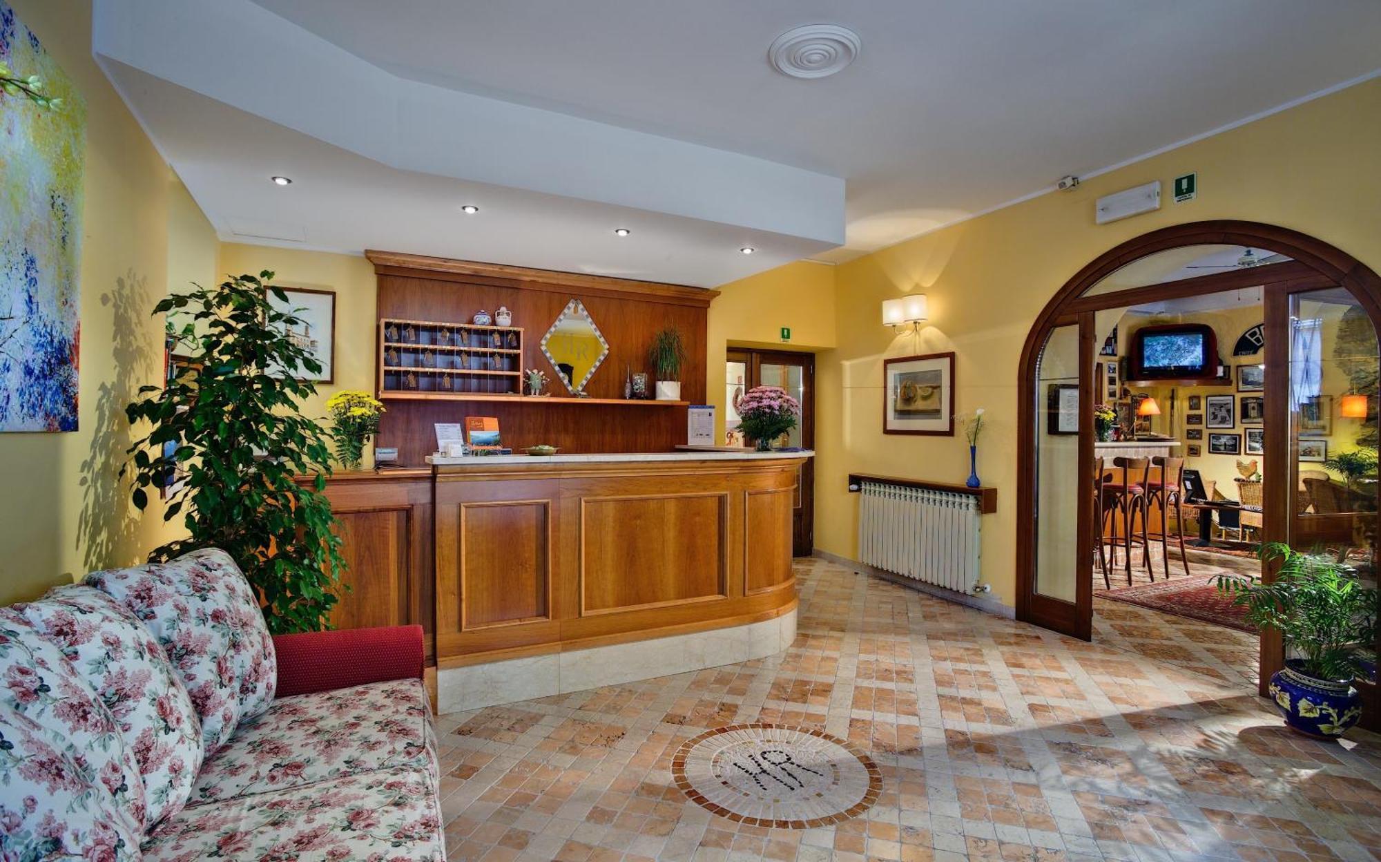 Hotel Garni Riviera Gargnano Exterior foto