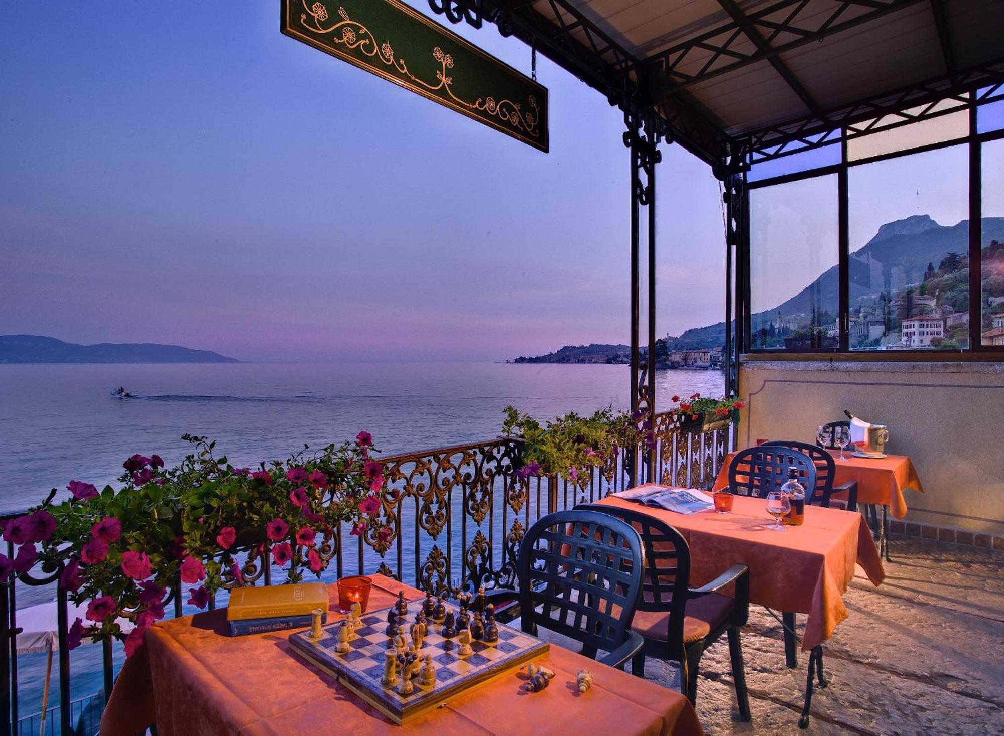 Hotel Garni Riviera Gargnano Exterior foto
